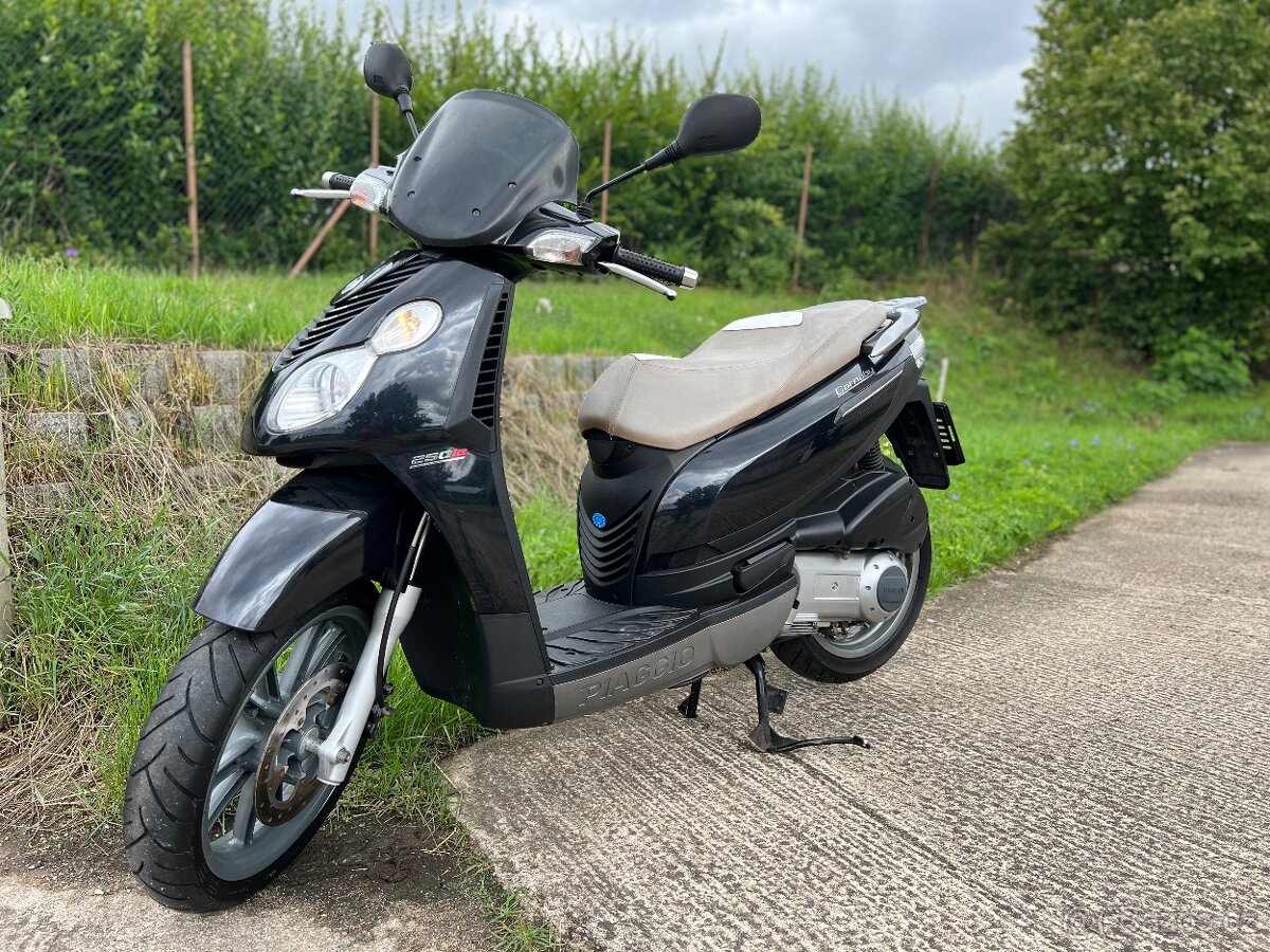 PIAGGIO CARNABY 250 VÁNOČNÍ DÁREK