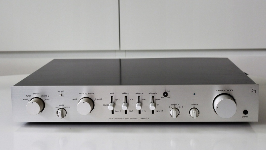 LUXMAN C-12 TOP STEREO PREAMPLIFIER