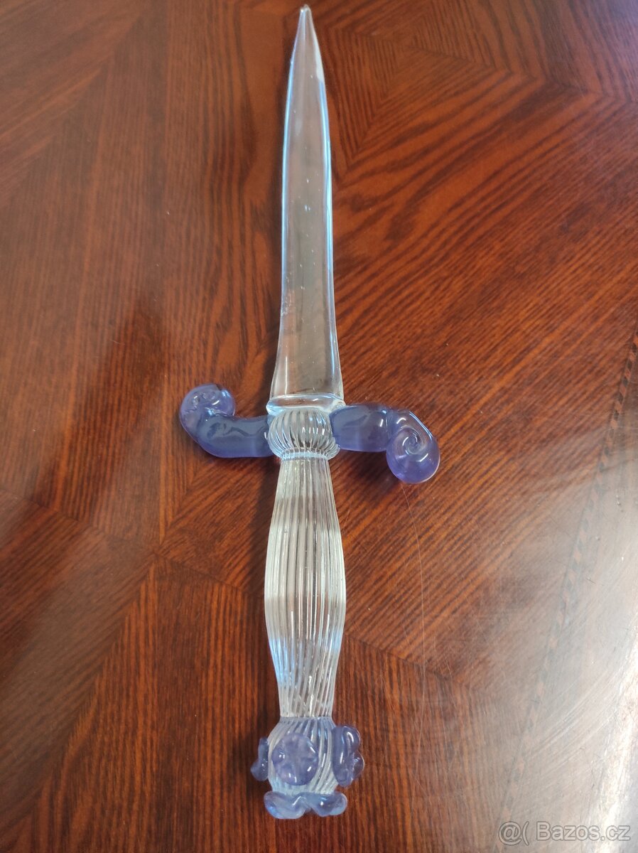 Porcelánový meč