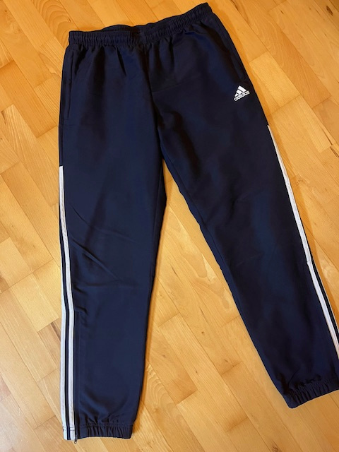 Sportovní kalhoty Adidas vel. M