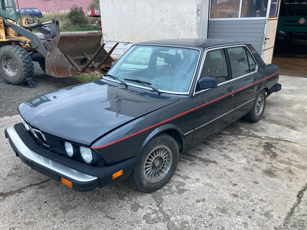 BMW E28 528 najeto 57tis