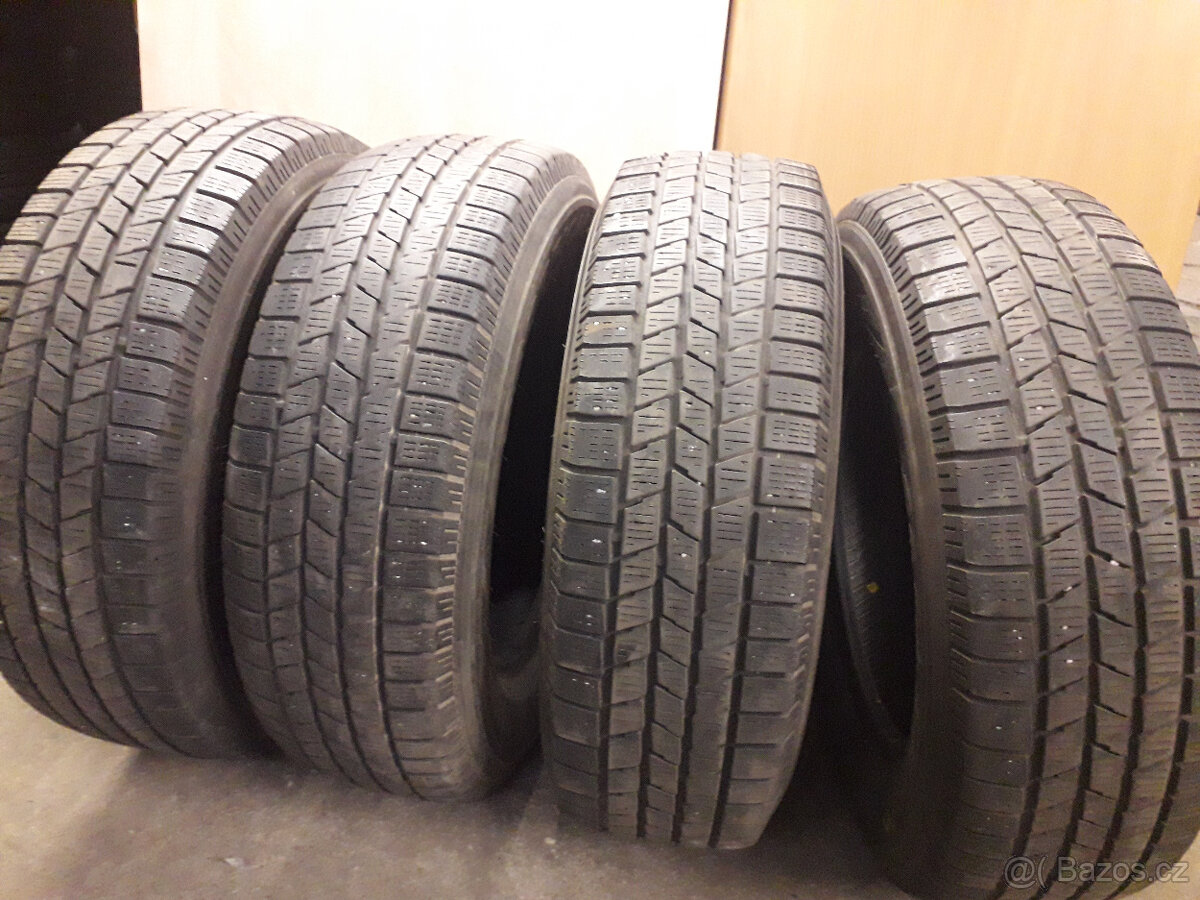 Pirelli Scorpion Ice/Snow  215/70R16  100T  (4XZIMA)