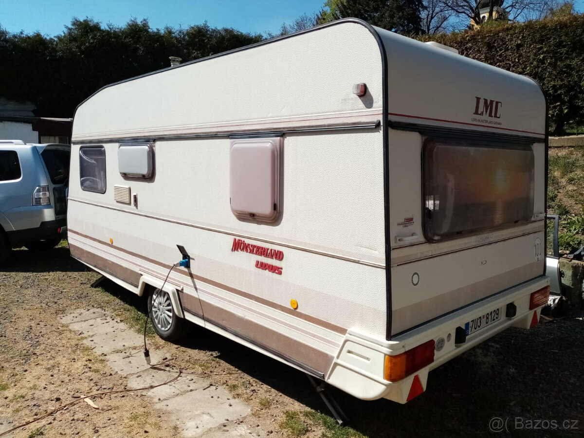 Karavan LMC Munsterland Luxus 490 pro 6 osob