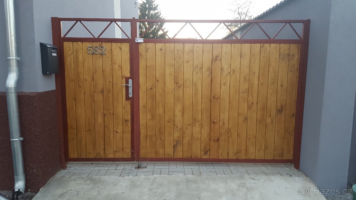 vjezdová vrata, brána do šíře 300cm možnost dopravy po ČR