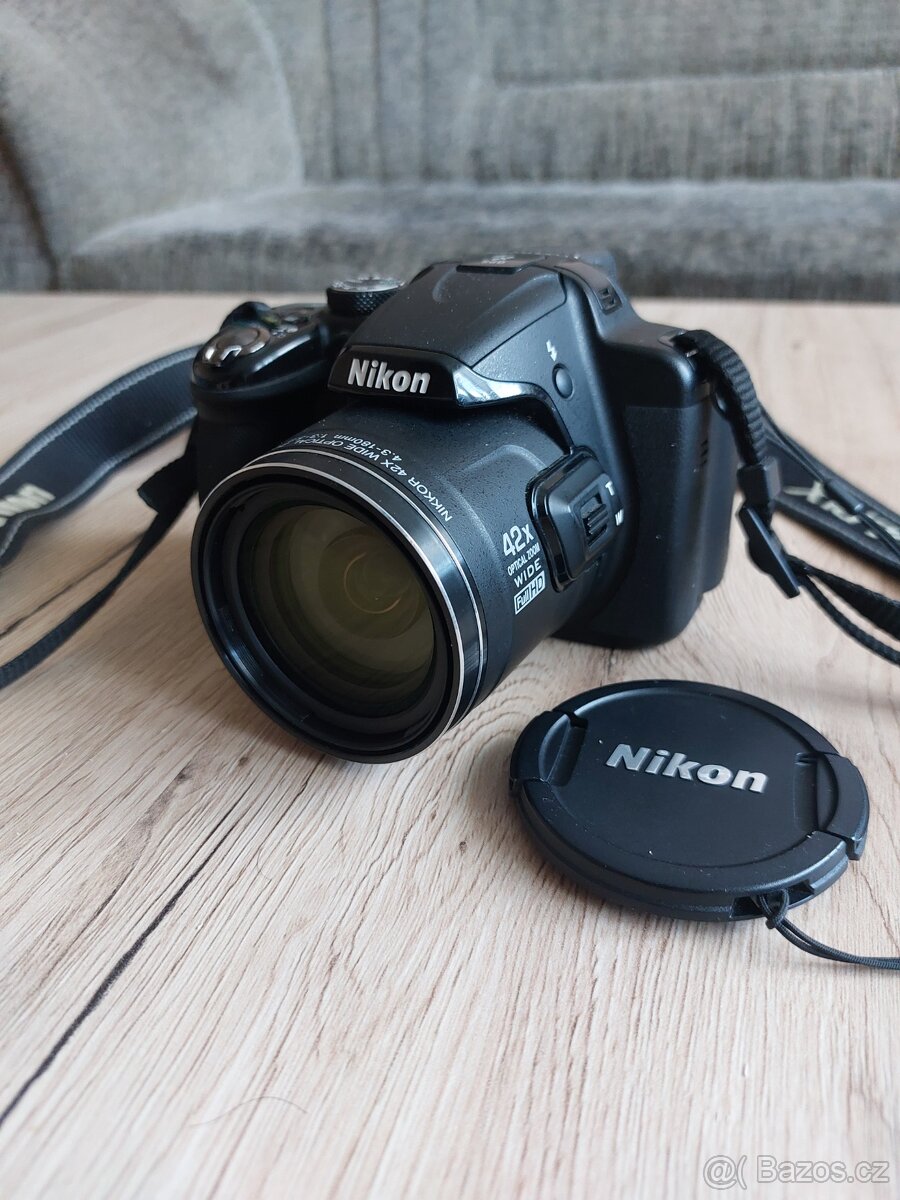 Digitální kompaktní fotoaparát Nikon Coolpix P520 černý
