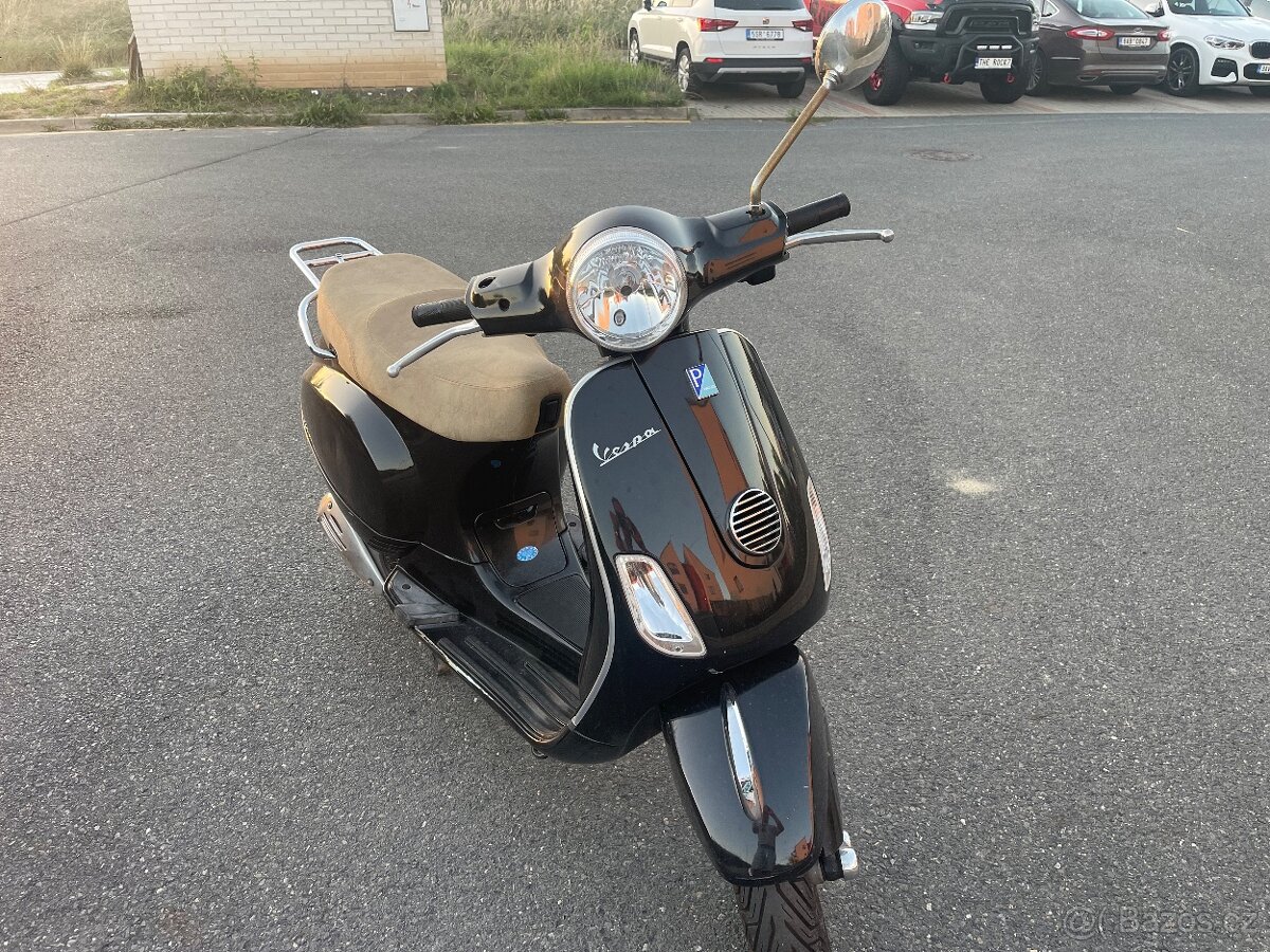 Piaggio Vespa LX 125. Rok 2008