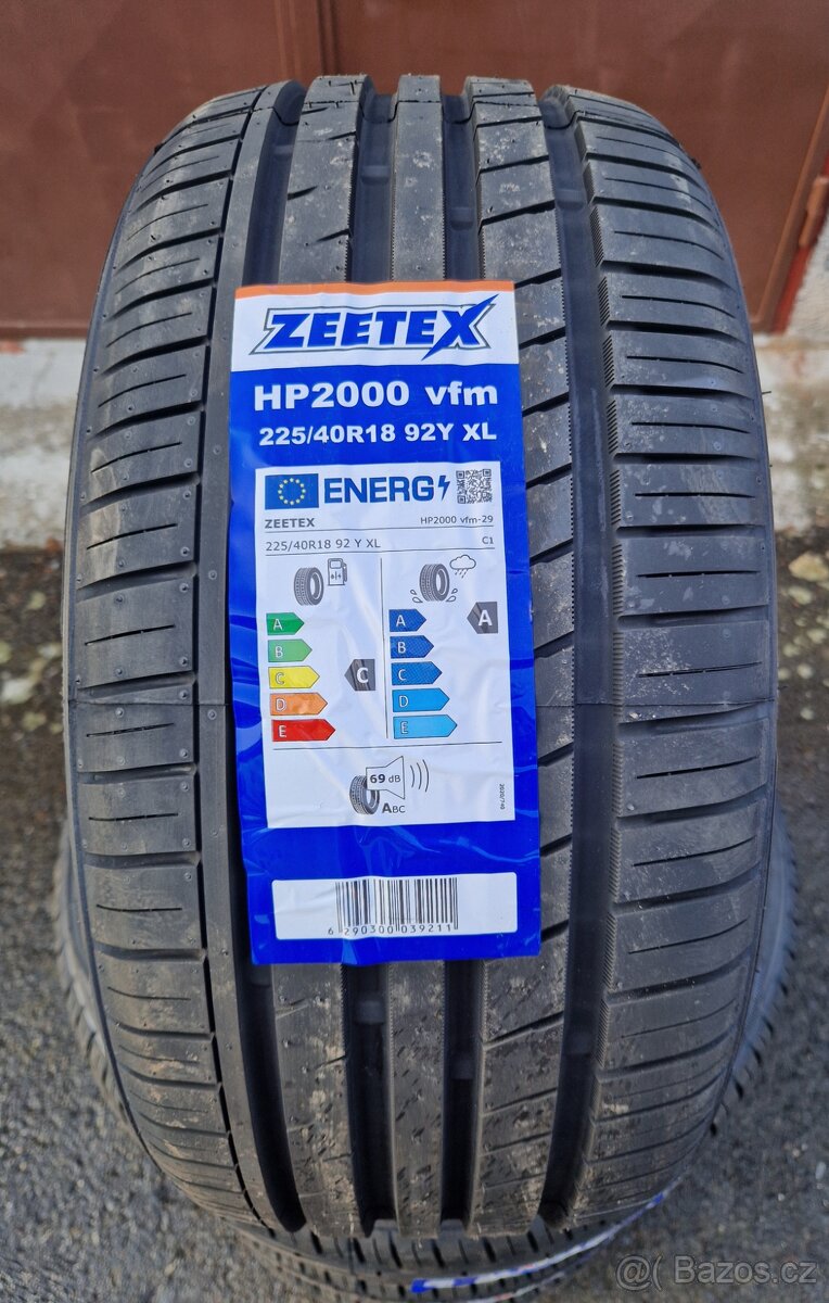 4x Nove letni pneu pneu 225/40/18...92Y...XL. ZEETEX