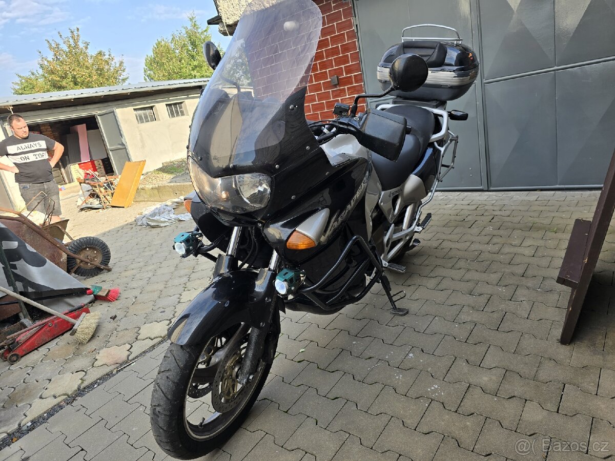 Honda varadero 1000 r.v.2001 servisovana 3x kufry