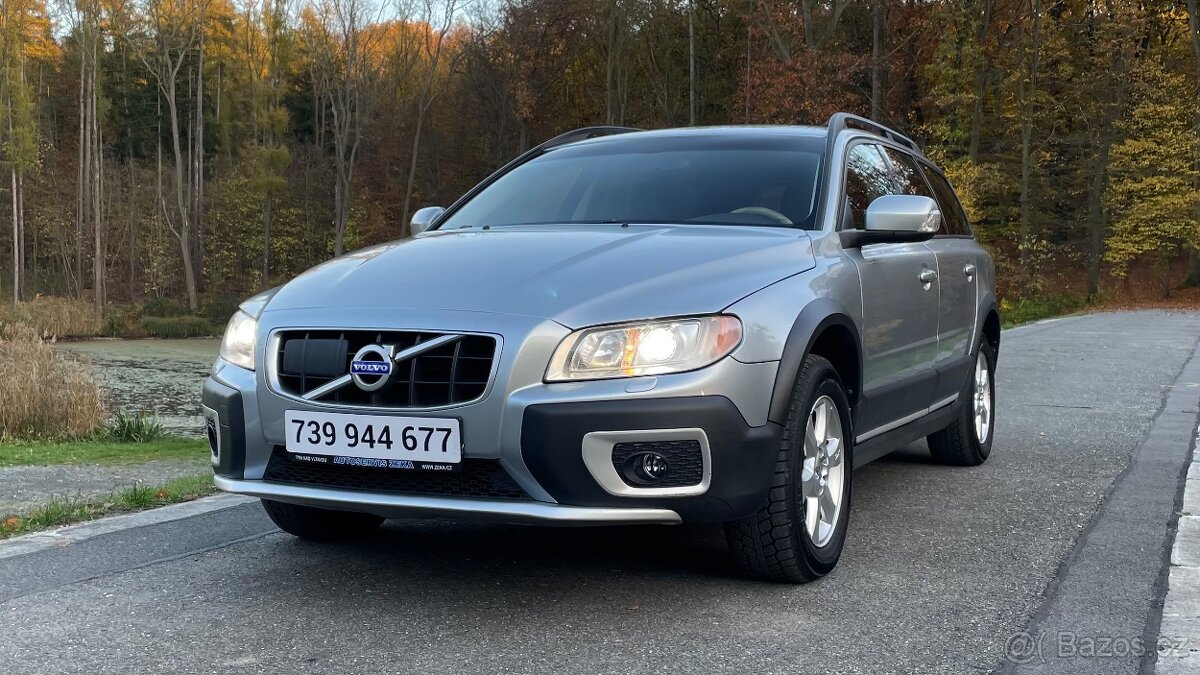 VOLVO XC70 2.4 D5 AWD XENONY