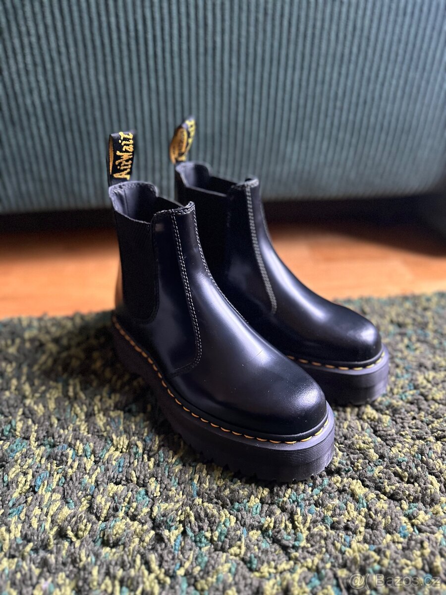 Dr. martens Chelsea boots