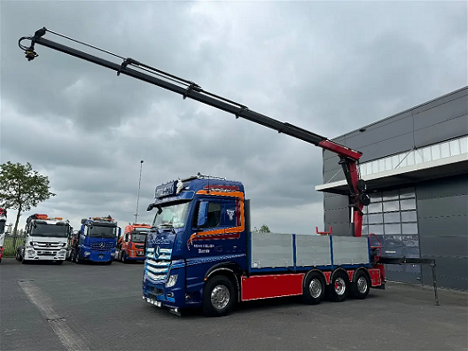 Mercedes-Benz Actros 3251 8x2 - valník s hydraulickou rukou