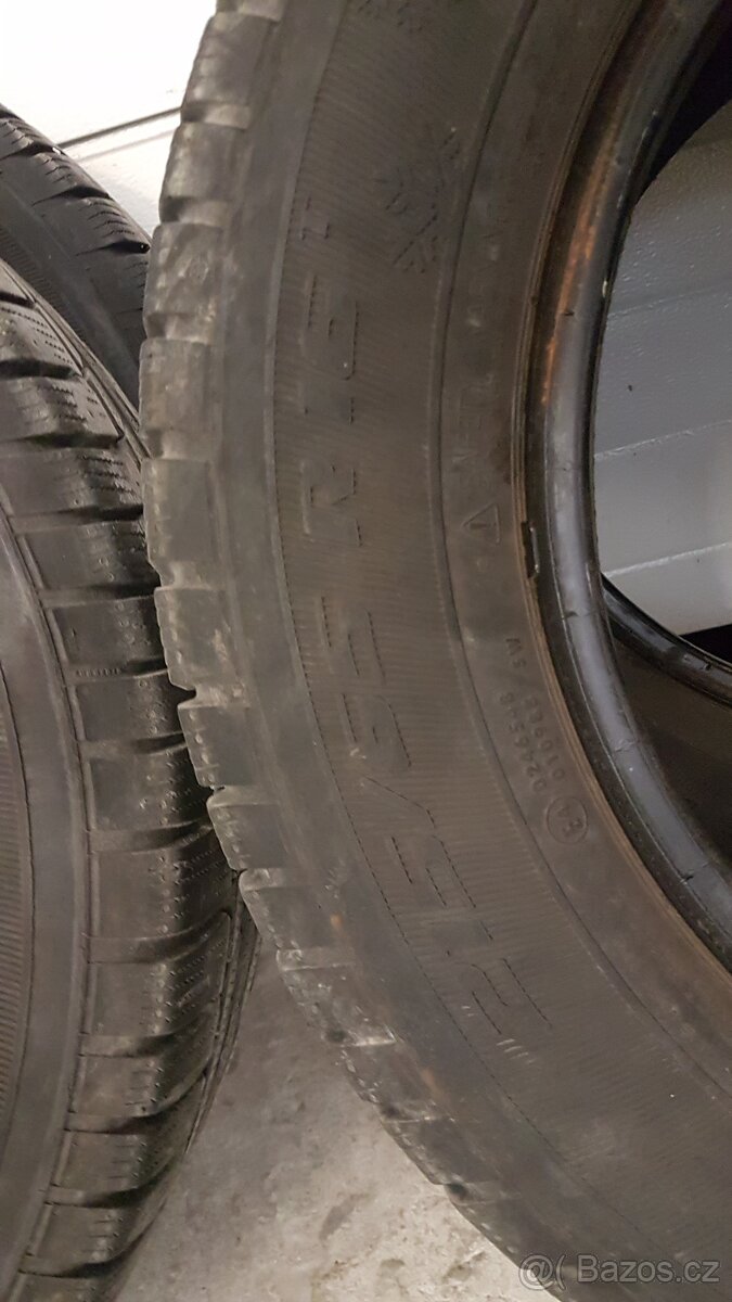 Zimní pneu 215/65R16