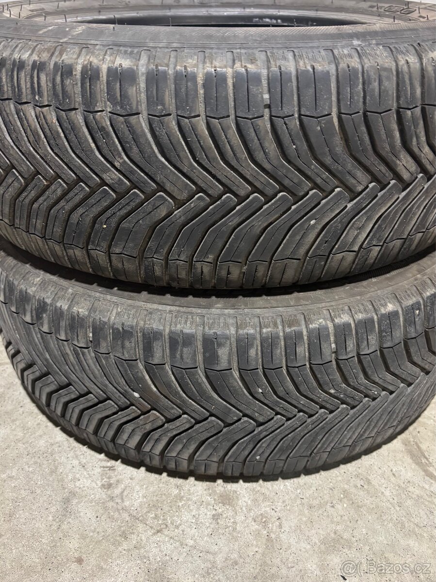 Michelin celoroční pneu 205/55 r16