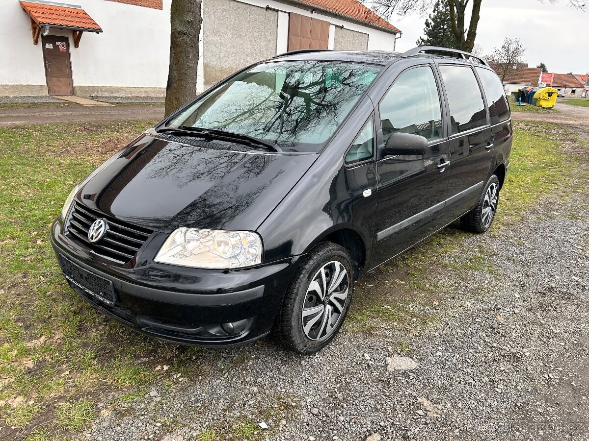 Vw  sharan  1.8 t  benzín   7 míst 199tis  km  automat