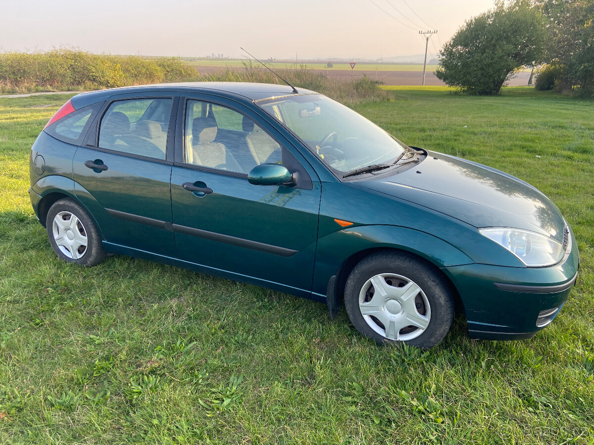 Ford FOKUS MK1 Hatchback, 1.8 TDDi (r.v. 2002) zelená met.