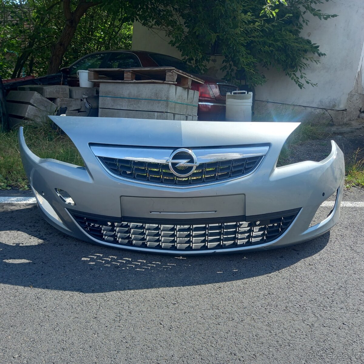 Opel astra j predni naraznik