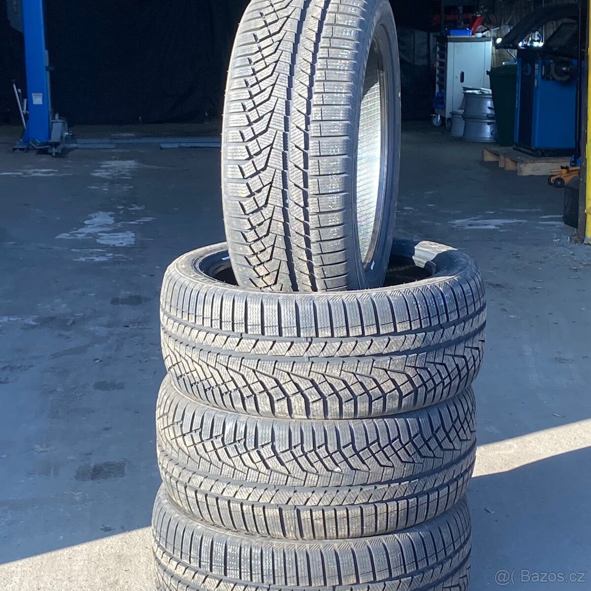 NOVÉ Zimní pneu 225/45 R17 94V Sailun