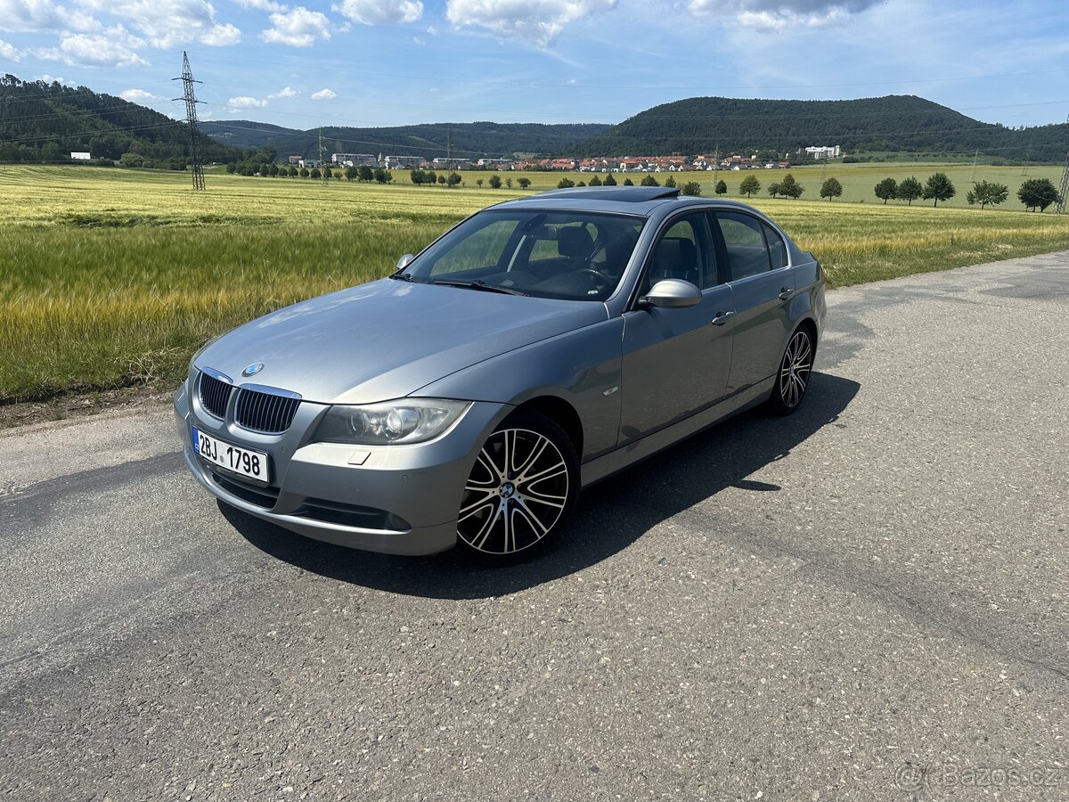 BMW 330xD manuál 170kw 4x4 2006 sedan Šibr,