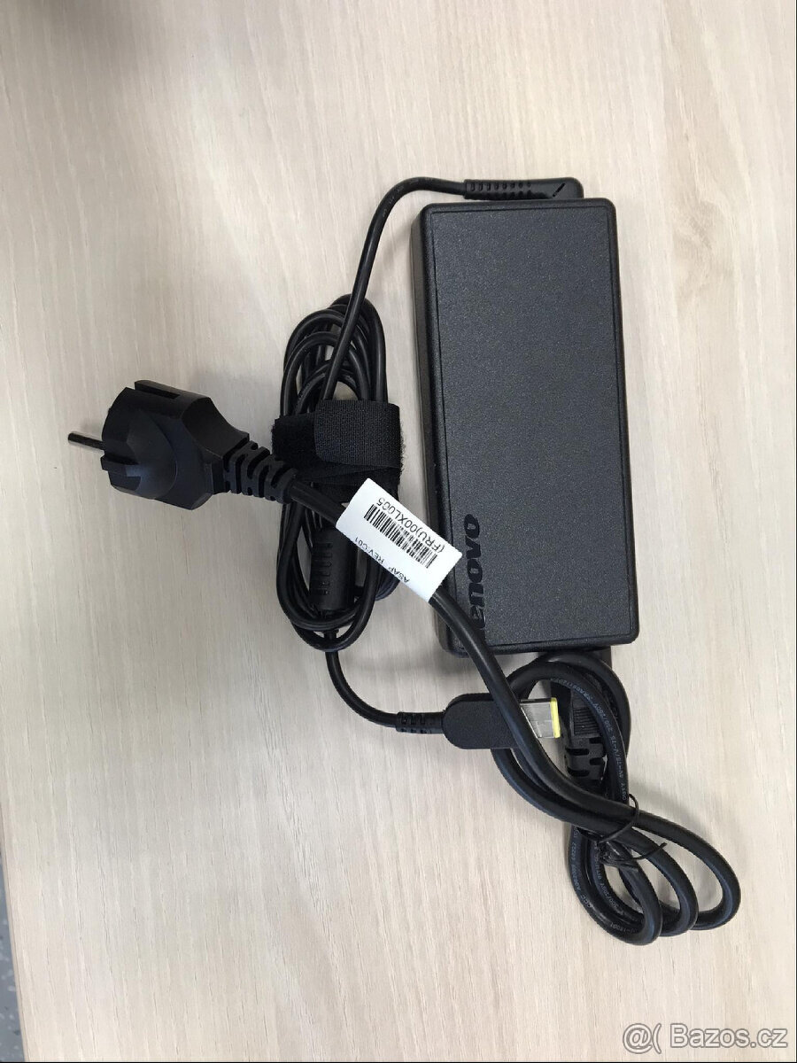 Lenovo adaptér 135 W