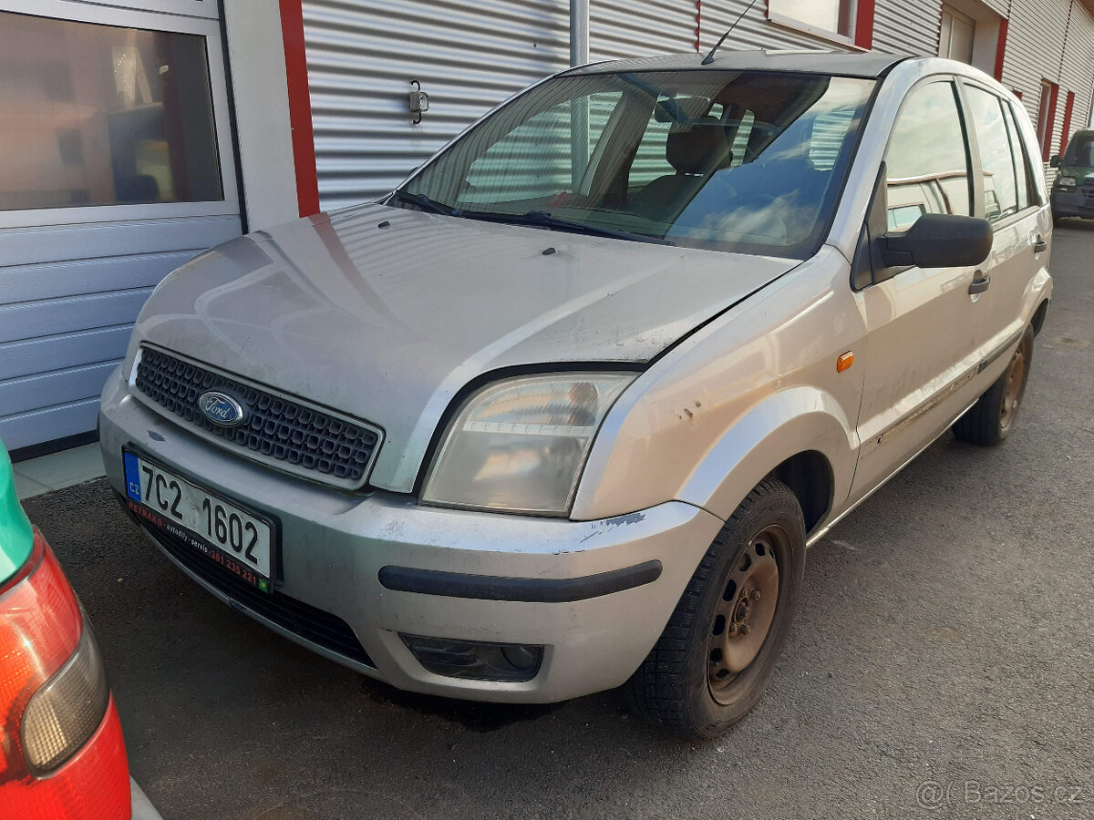 Ford Fusion 1,4i 2006 - jen díly z vozu