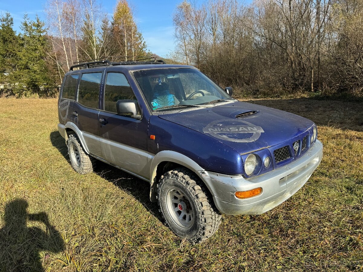 Rozprodám na náhradní díly Nissan terrano II 2.7TD