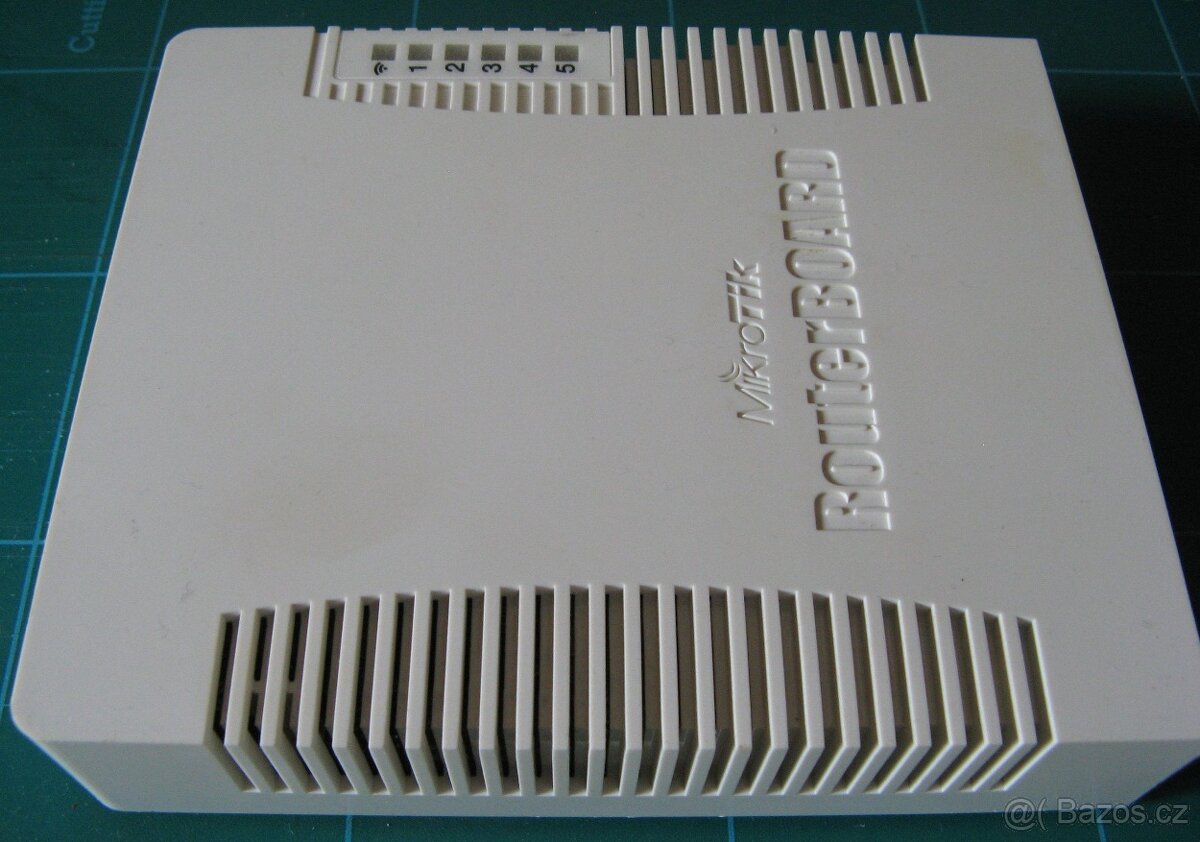 router Mikrotik RB751
