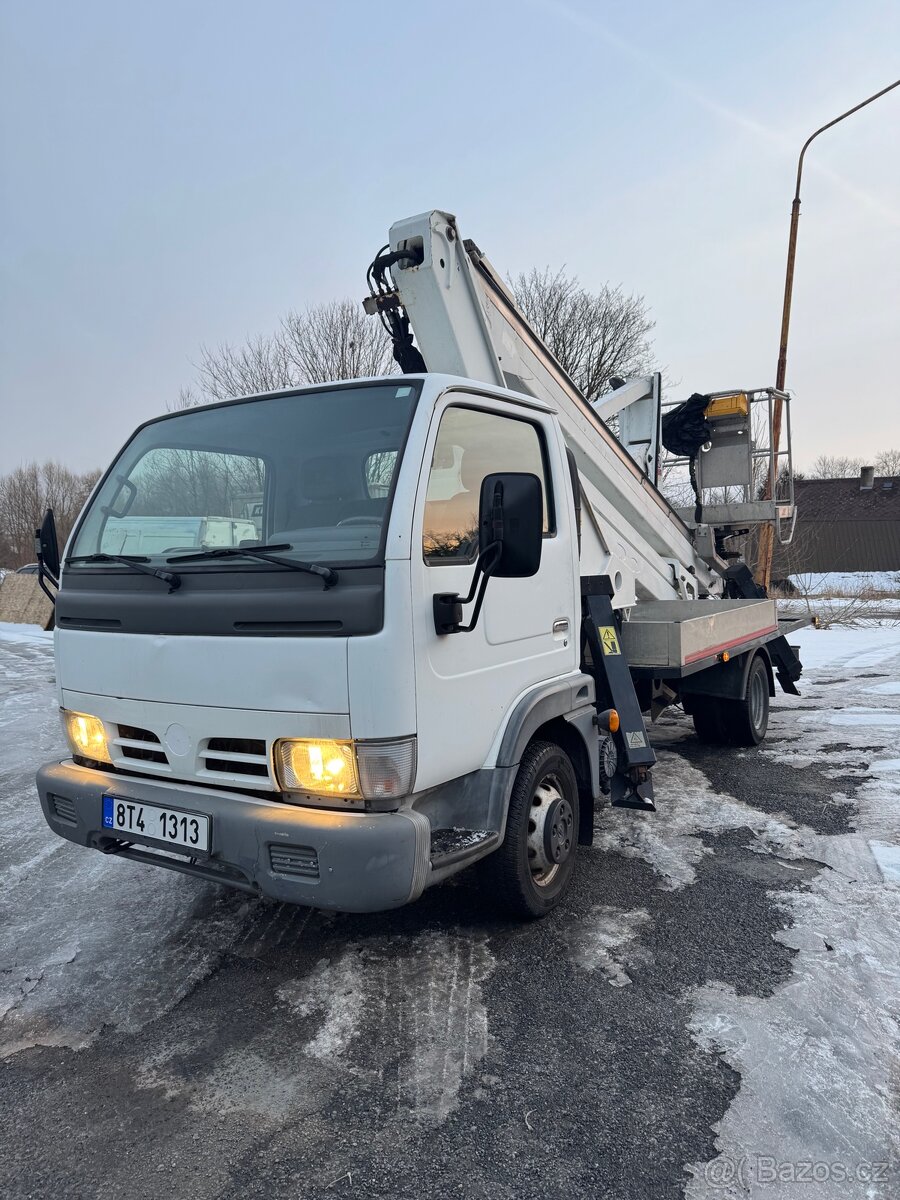 Autoplošina Nissan Cabstar 21 m