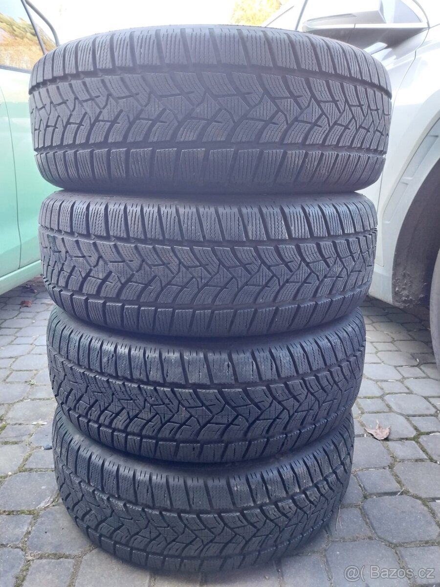 Roční zimní sada pneu 215/60R17 Winter Sport 5 SUV