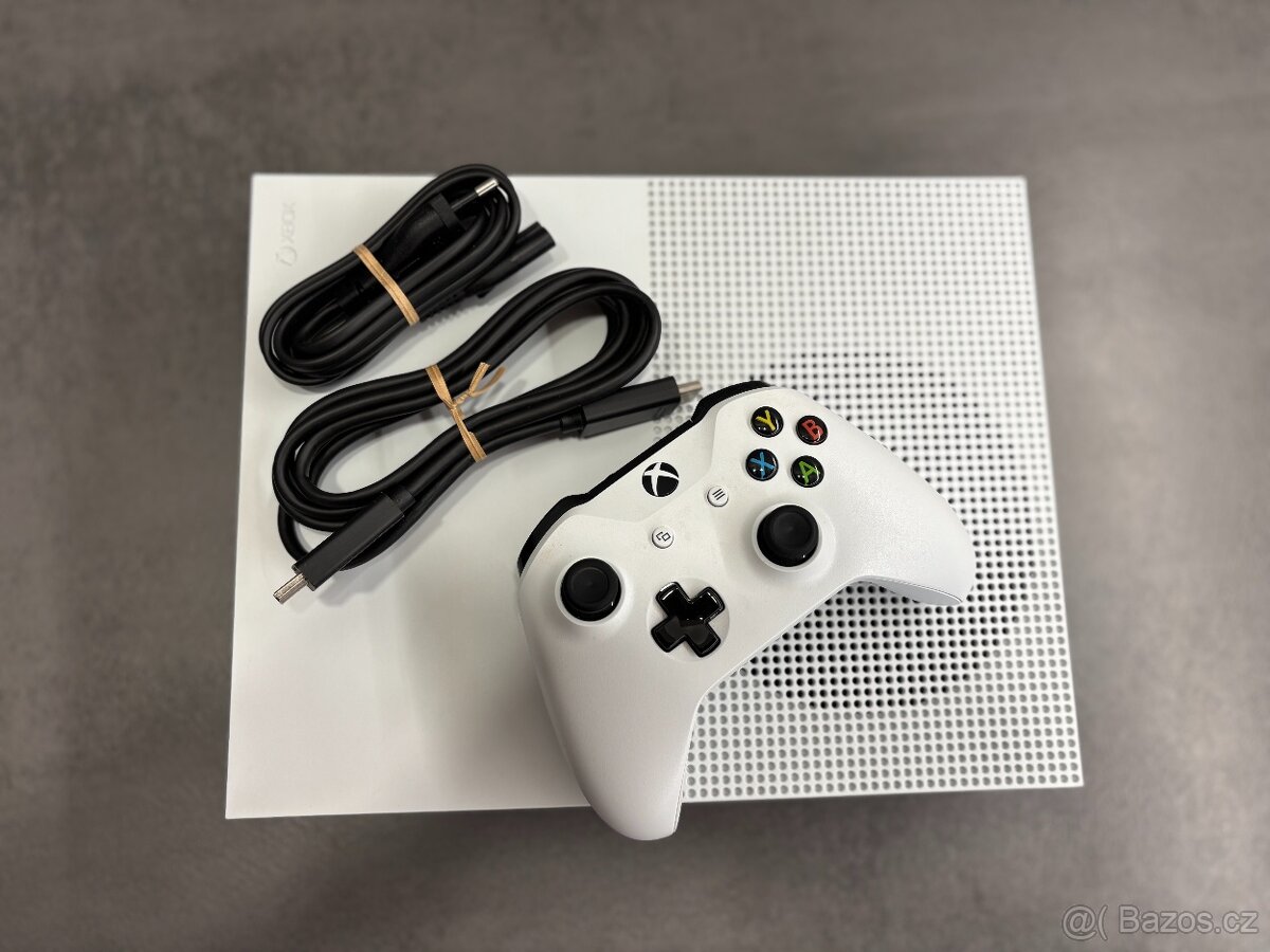 Xbox One S 1TB (s CD mechanikou) + ovladač - TOP STAV