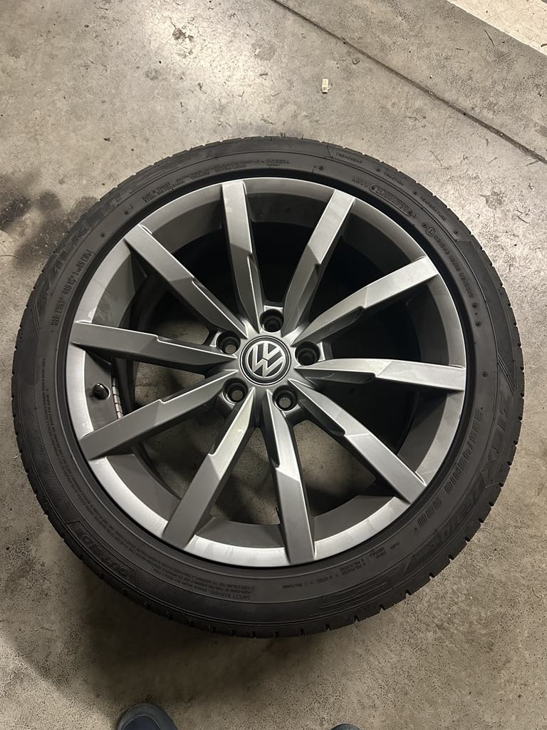 Vw 5/112 R18/235/45