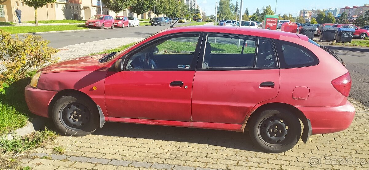 Prodám staré auto Kia