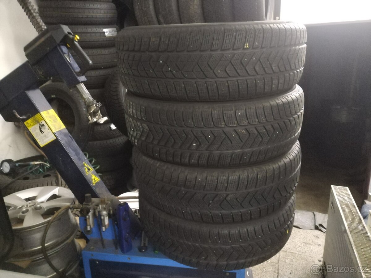 215/65 R17 Zimní Pirelli