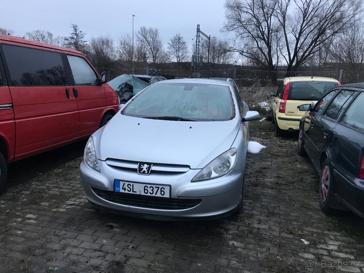 Peugeot 307 CC 2.0 i 100kw kabriolet rok 2004