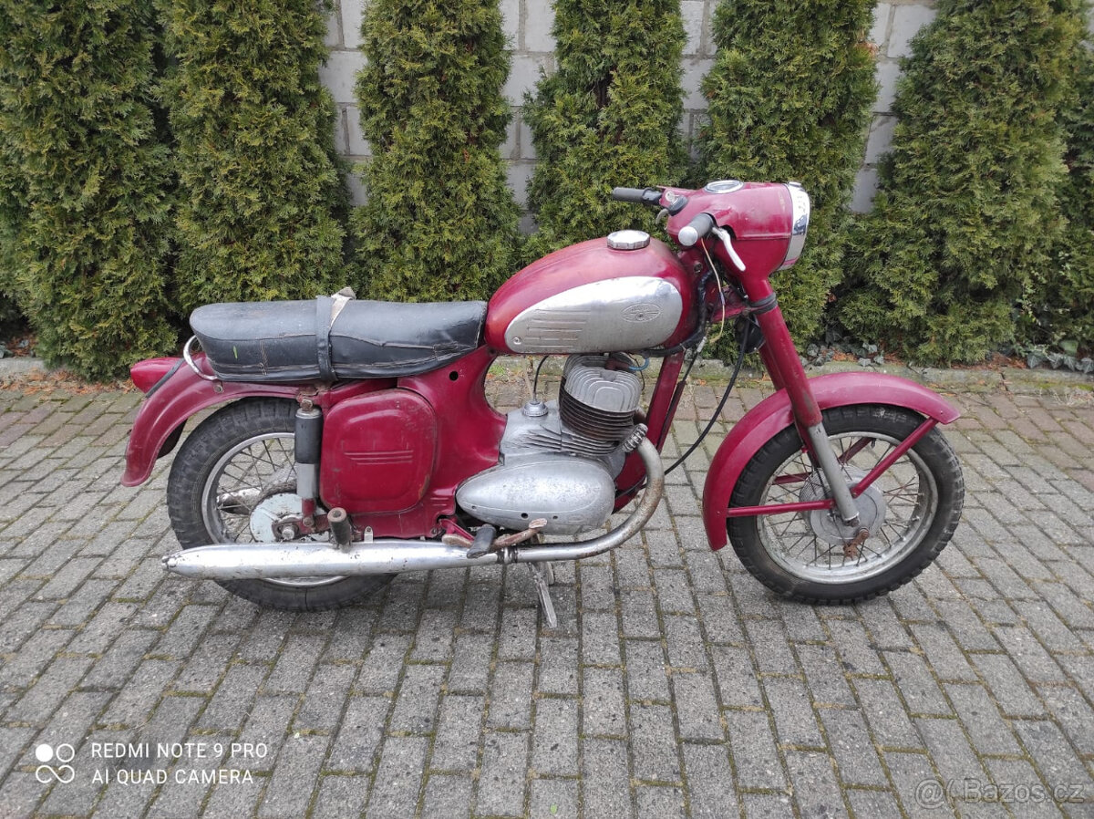 Jawa 350 360 panelka r.v. 1973 + EU doklady _ REZERVOVANE