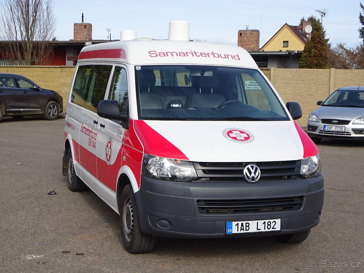 VW Transporter 2.5 TDI SANITKA r.v.2012 (103 kw)AUTOMAT