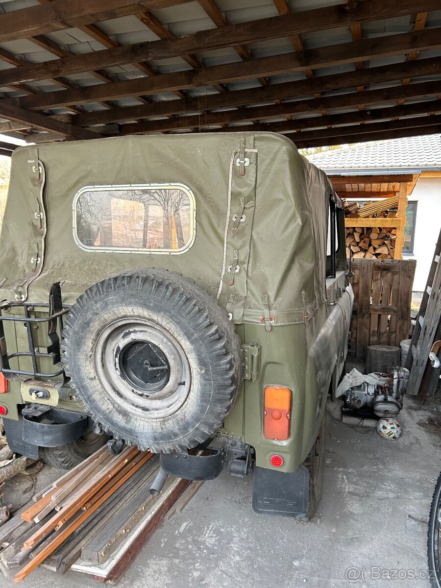 UAZ 469