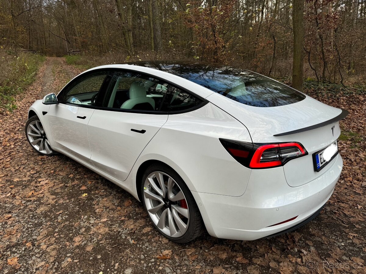 Tesla 3 Performance, ČR, refresh 9/2021