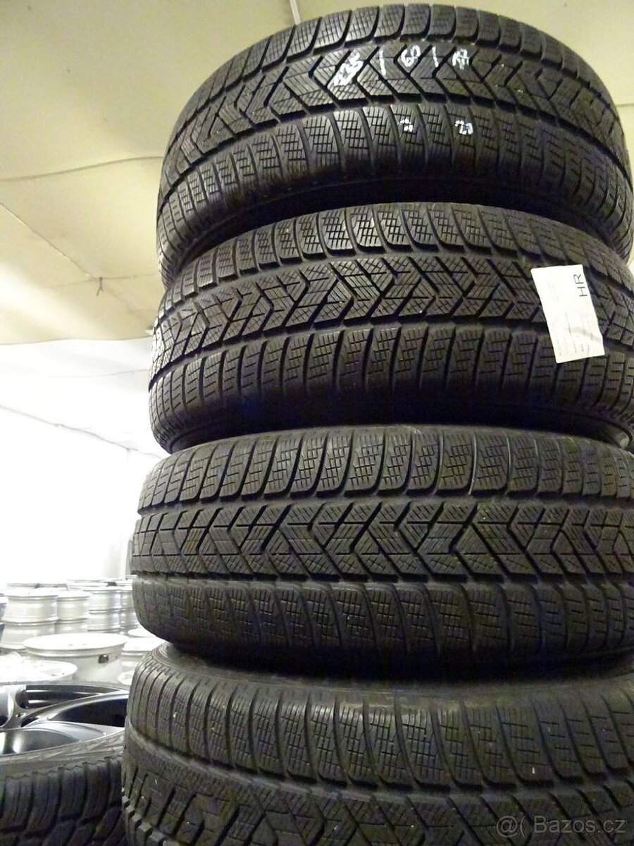 Zimní pneu Pirelli ,235/60/18, 4 ks,7 mm, rok 2020