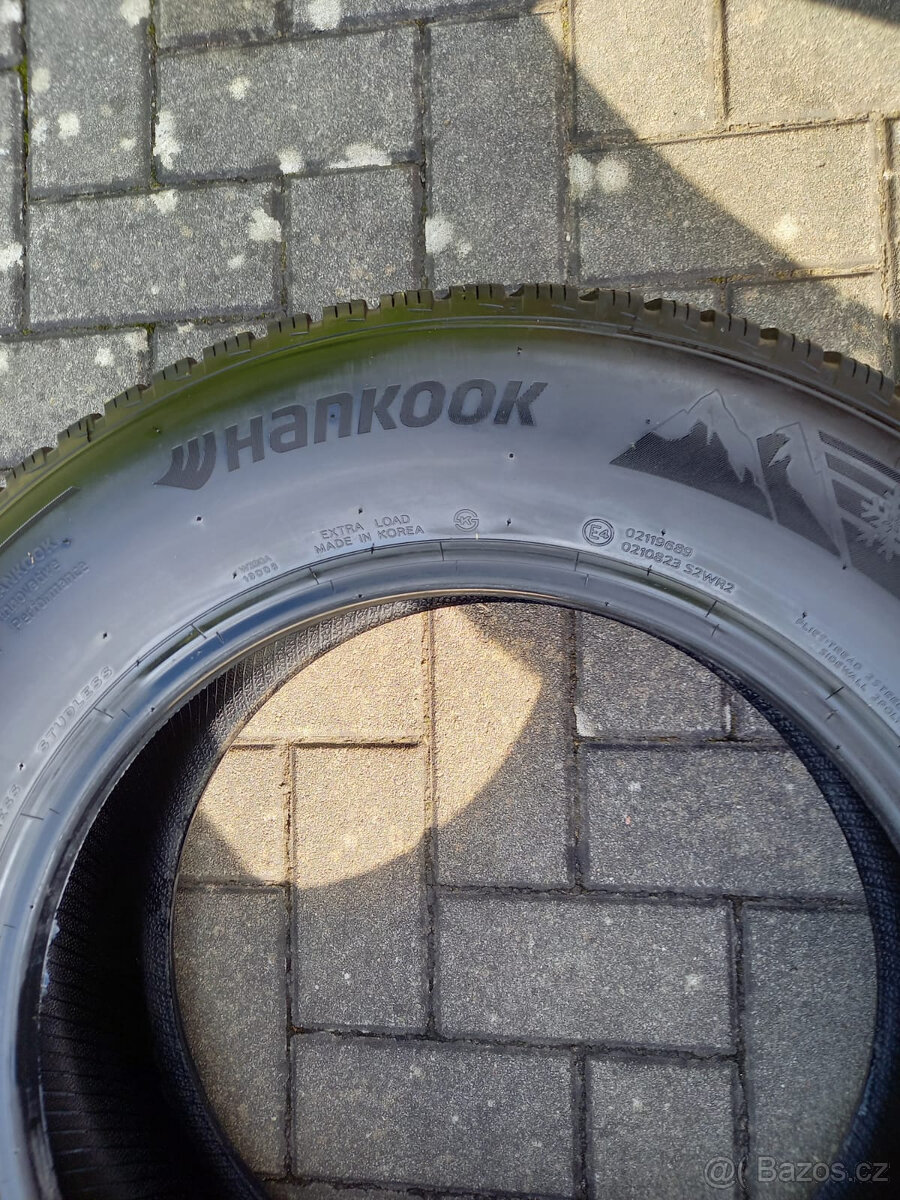 Zimní pneu Hankook Winter Icept Evo3, 235/65 R17