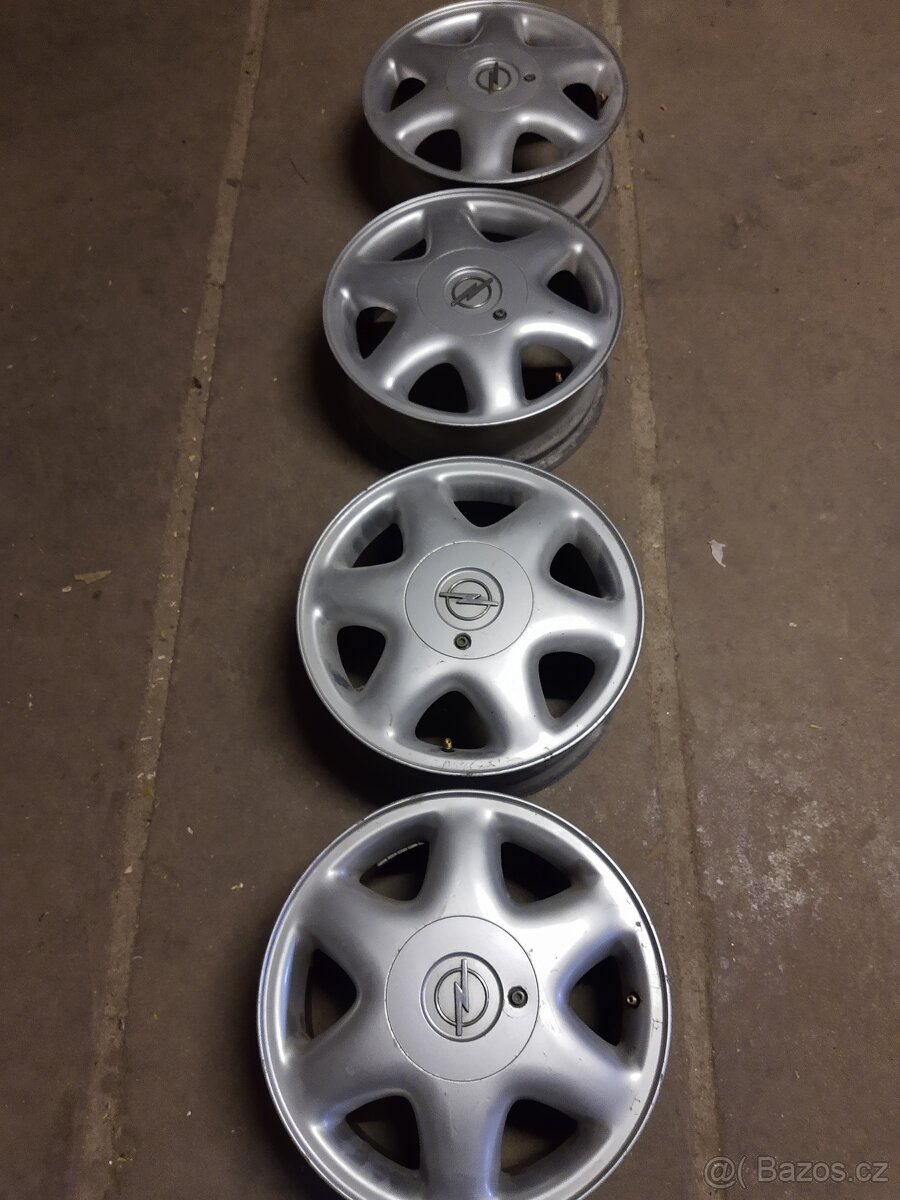 Alu Kola 4x100 r15 5,5J ET46