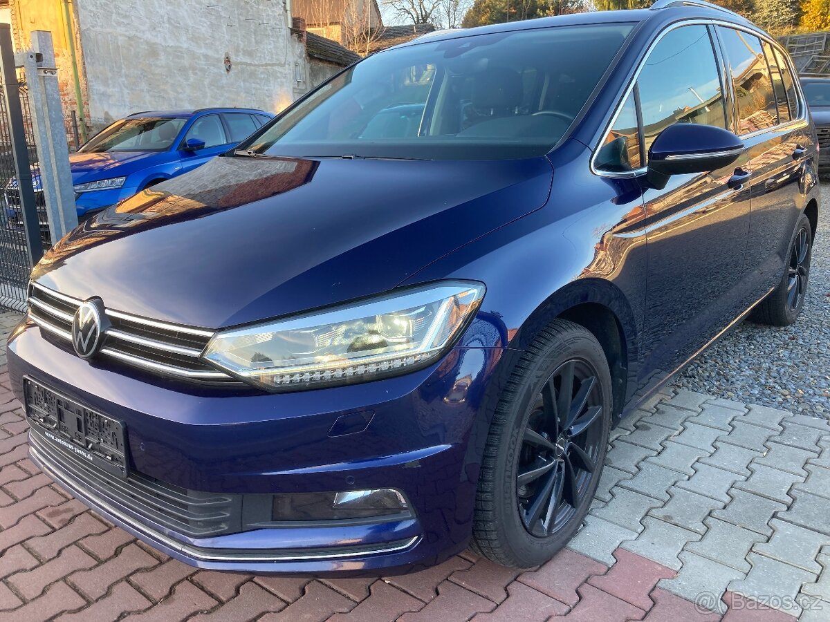 TOURAN,2.0 TDI,2021,7-MIST,FULL-LED,NAVI,4xVYHREV,KAMERA,TZ