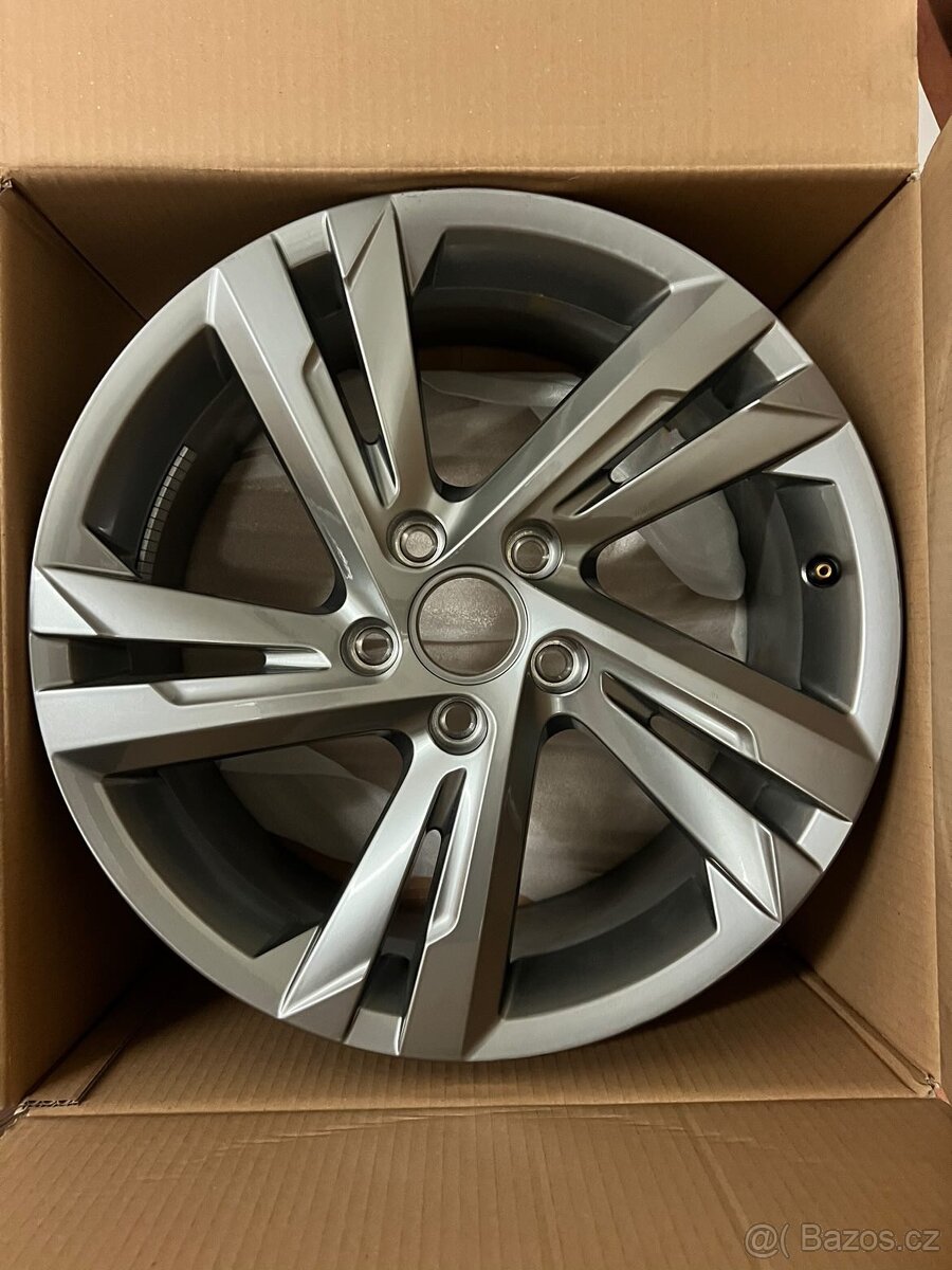 Originál VW ALU disk R17, 5x112