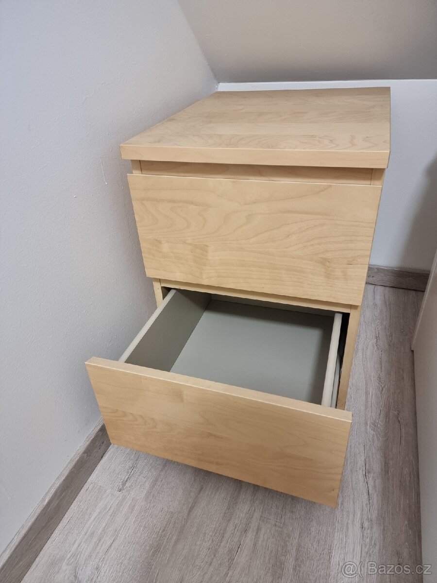 Noční stolky IKEA Malm