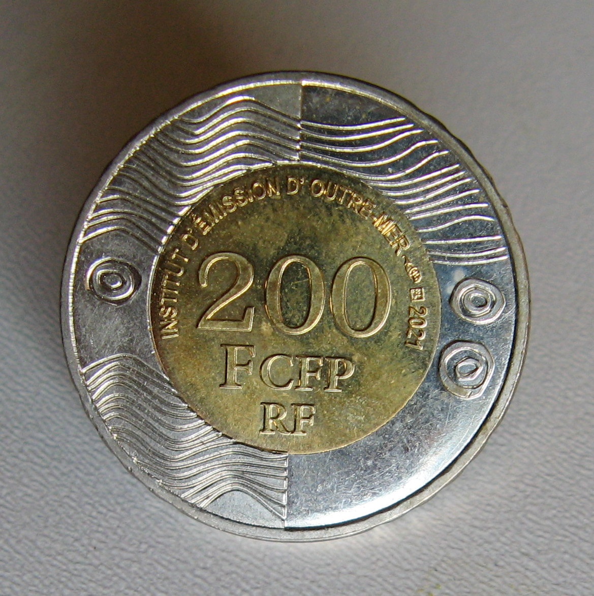 200 polynéských franků