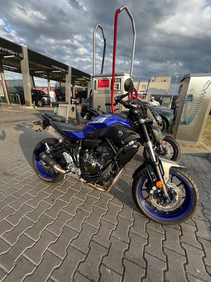 Yamaha MT-07 2017 modrá 16k najeto