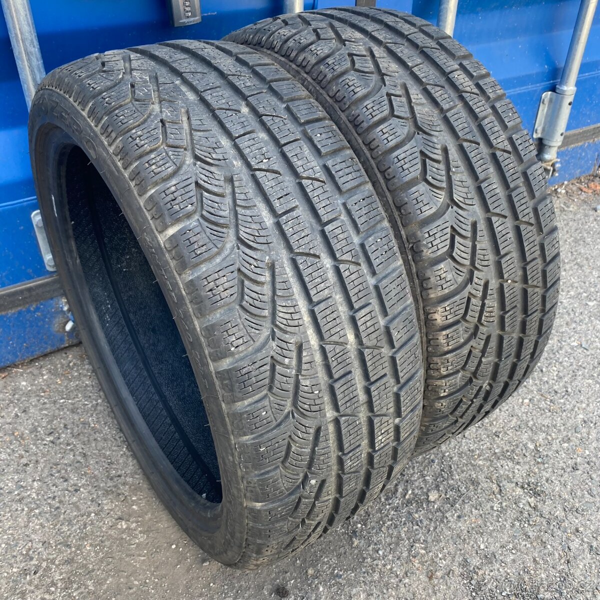 Zimní pneu 225/40 R18 92V Pirelli 5,5mm