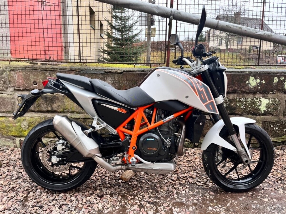 KTM DUKE 690 - 1.majitel - TOP STAV