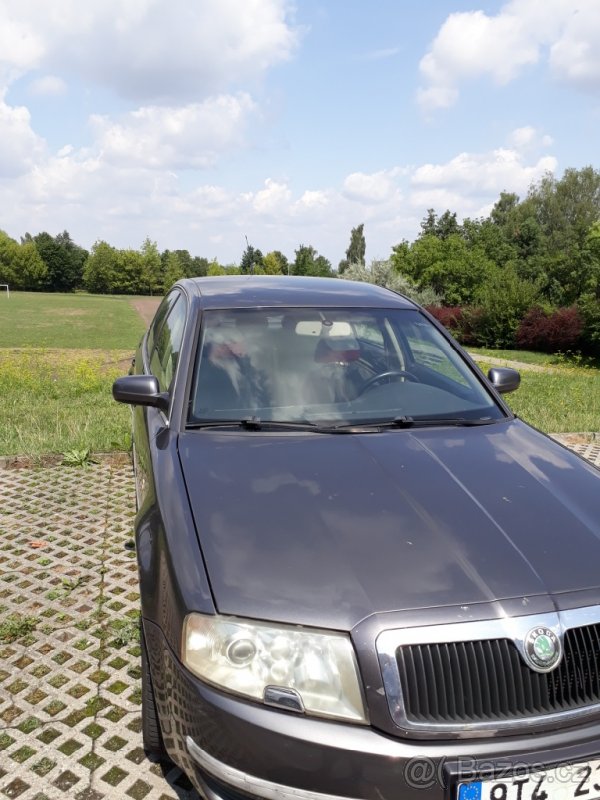 Na díly Škoda superB 2.8 ,142kw, šedá - metal.