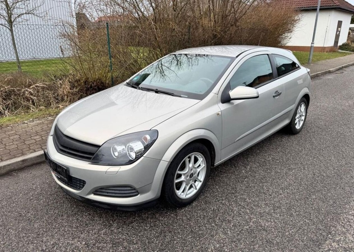 Opel Astra GTC 1,4i pravidel.servis klima benzín