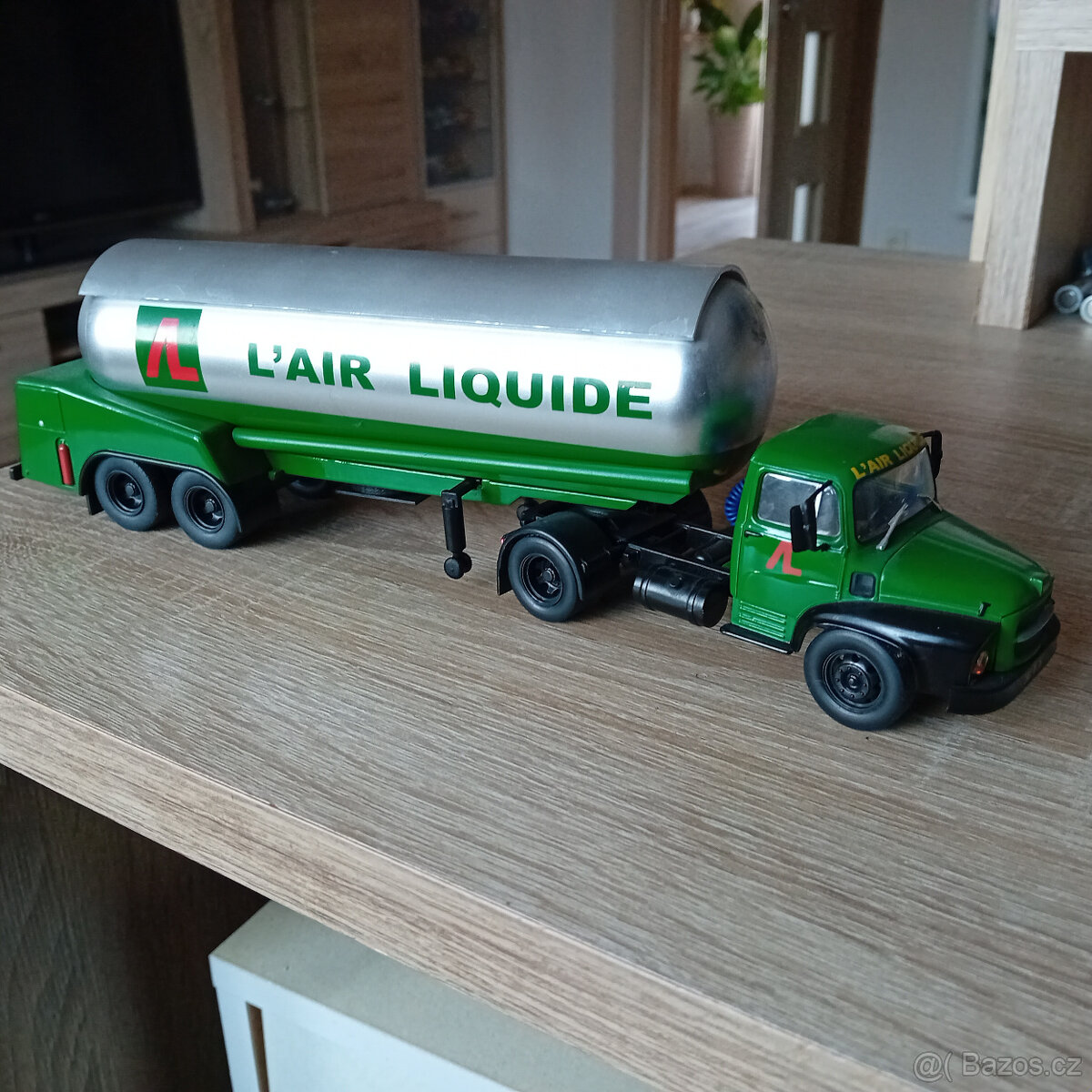 Unic Liquide návěs 1:43